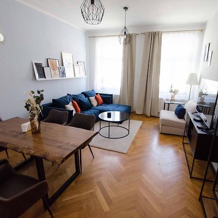Ferienwohnung Casarina - Stilvoller Altbau In Zentraler Lage Dresden Exterior foto