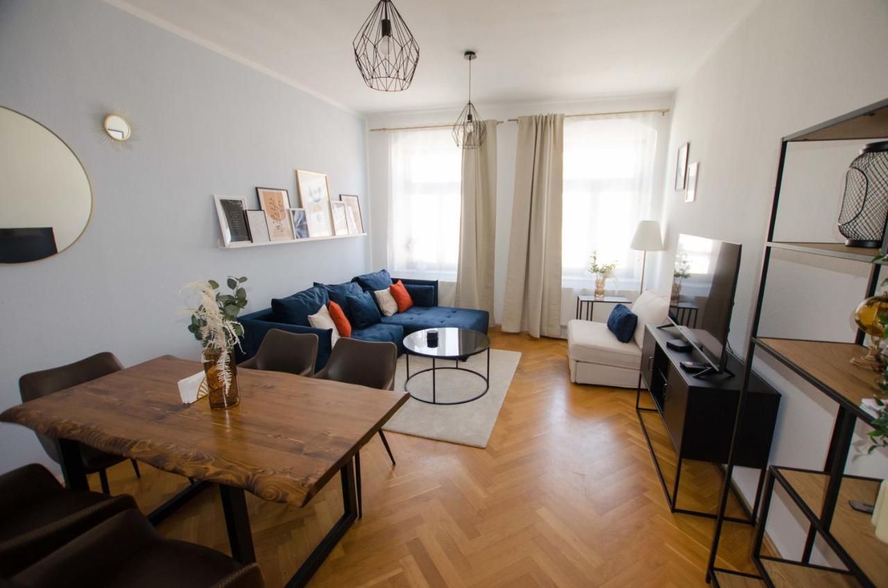 Ferienwohnung Casarina - Stilvoller Altbau In Zentraler Lage Dresden Exterior foto