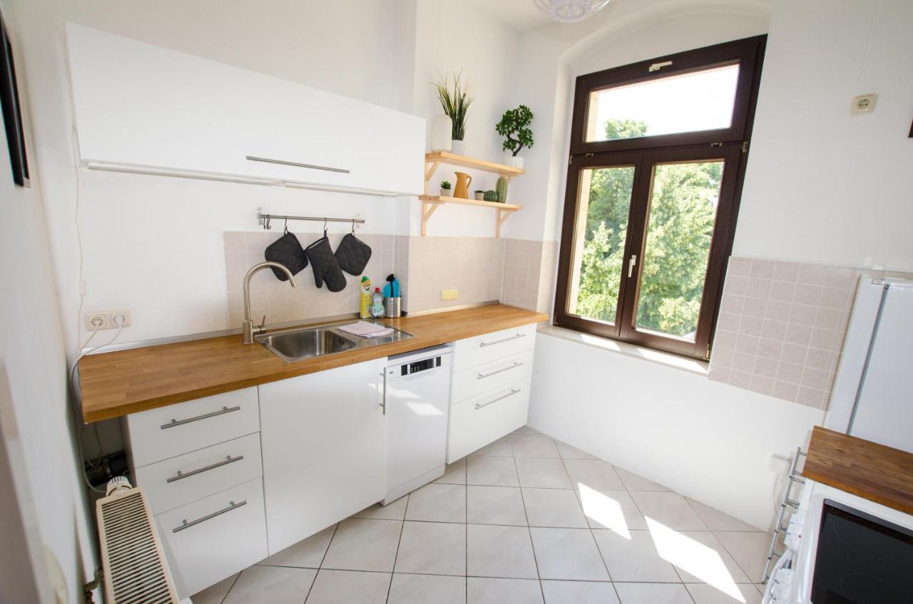 Ferienwohnung Casarina - Stilvoller Altbau In Zentraler Lage Dresden Exterior foto