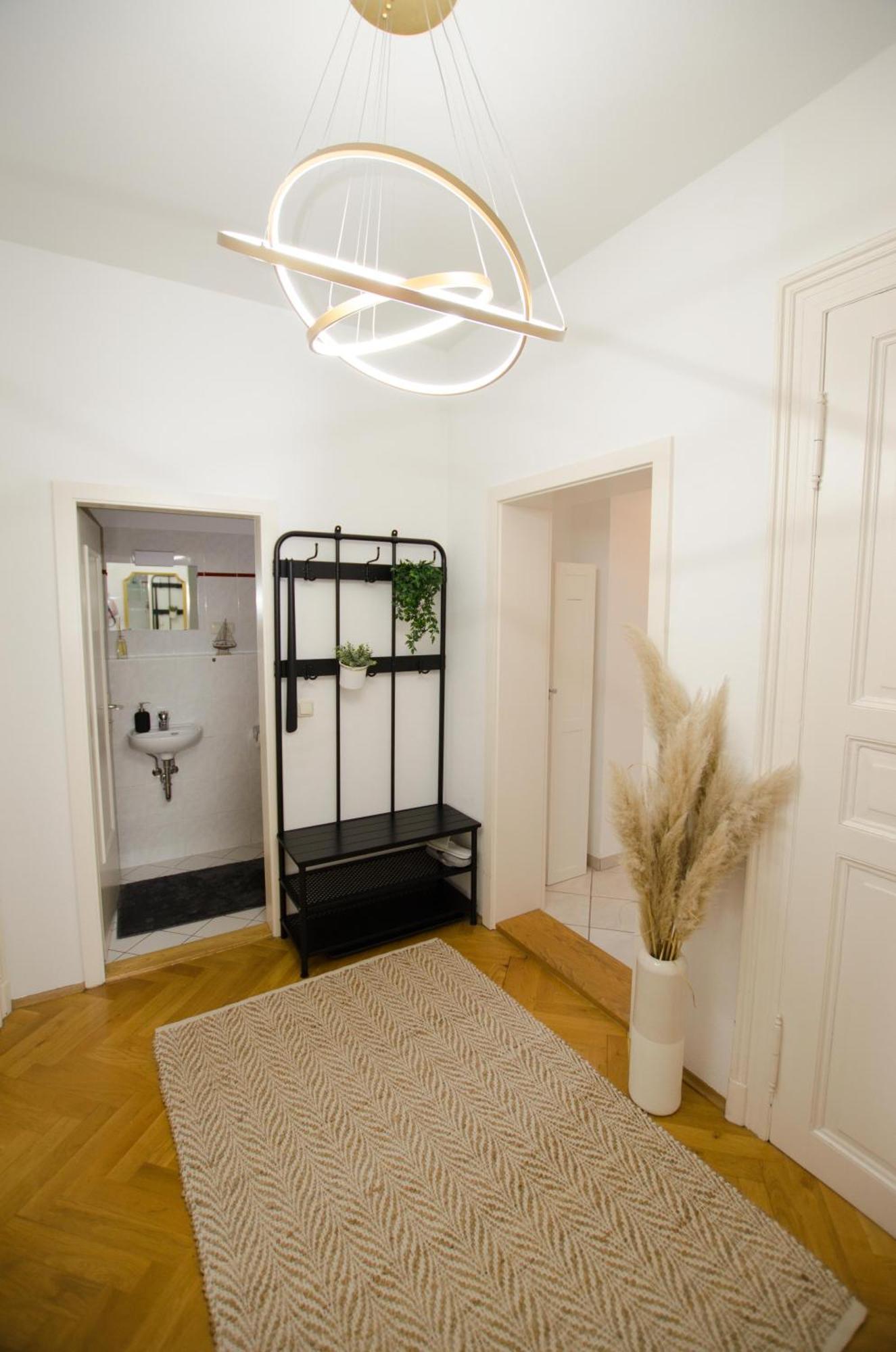 Ferienwohnung Casarina - Stilvoller Altbau In Zentraler Lage Dresden Exterior foto